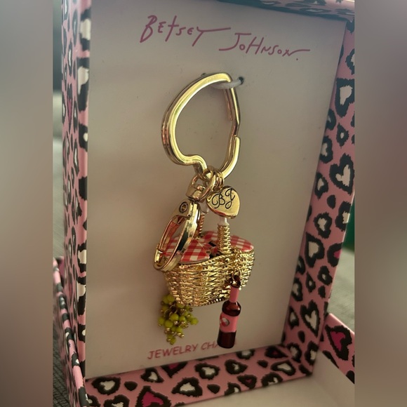 Betsey Johnson Accessories - BETSEY JOHNSON Wine Picnic basket Keychain Bag charm NEW